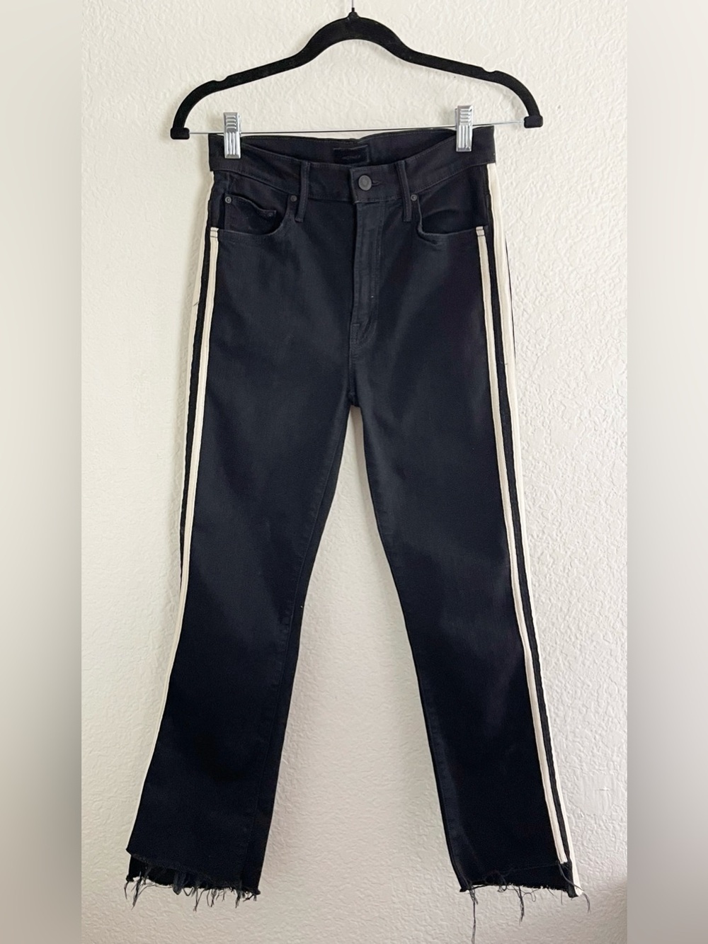 MOTHER INSIDER CROP STEP FRAY JEANS - GUILTY RACER. 26 - Picture 4 of 15